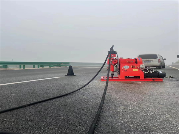 保城镇马路路基路面开裂下沉注浆加固灌浆