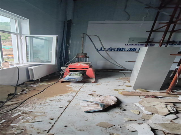 保城镇地基基础下沉墙体裂缝加固注浆顶升施工